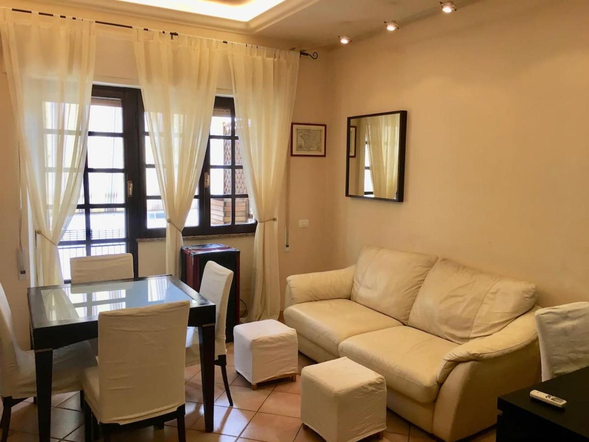 Casa Delfino - Appartamento Centro Storico A Due Passi Dalla Spiaggia & Mare, Porto & Ferrovia Civitavecchia Dış mekan fotoğraf
