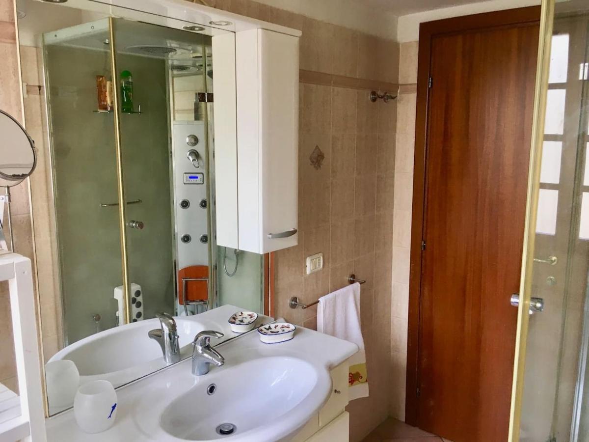 Casa Delfino - Appartamento Centro Storico A Due Passi Dalla Spiaggia & Mare, Porto & Ferrovia Civitavecchia Dış mekan fotoğraf