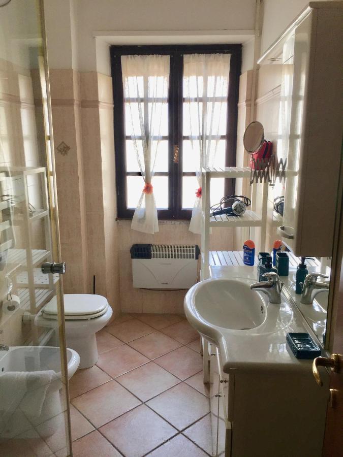 Casa Delfino - Appartamento Centro Storico A Due Passi Dalla Spiaggia & Mare, Porto & Ferrovia Civitavecchia Dış mekan fotoğraf