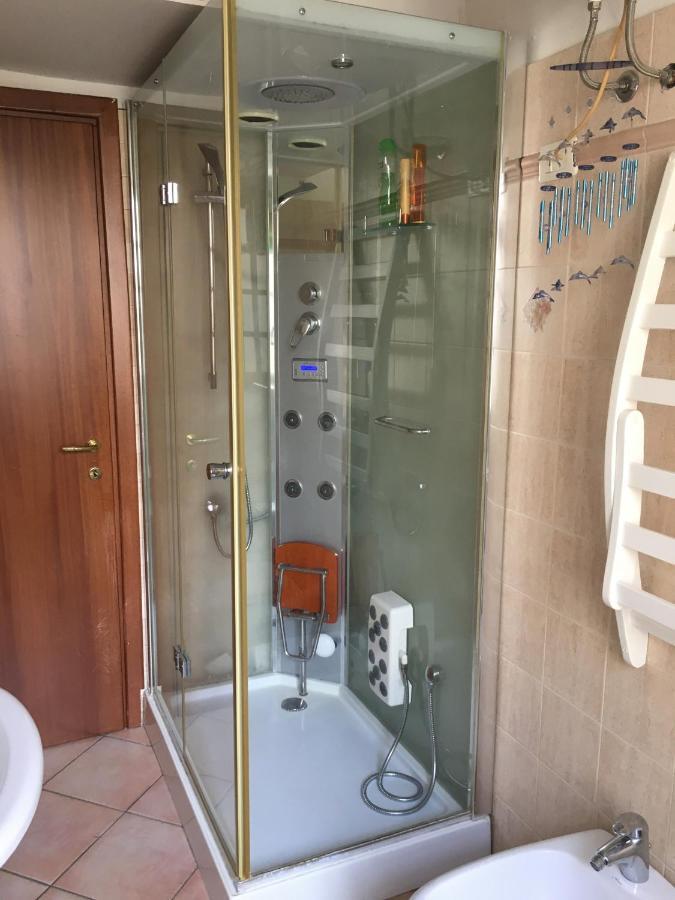 Casa Delfino - Appartamento Centro Storico A Due Passi Dalla Spiaggia & Mare, Porto & Ferrovia Civitavecchia Dış mekan fotoğraf